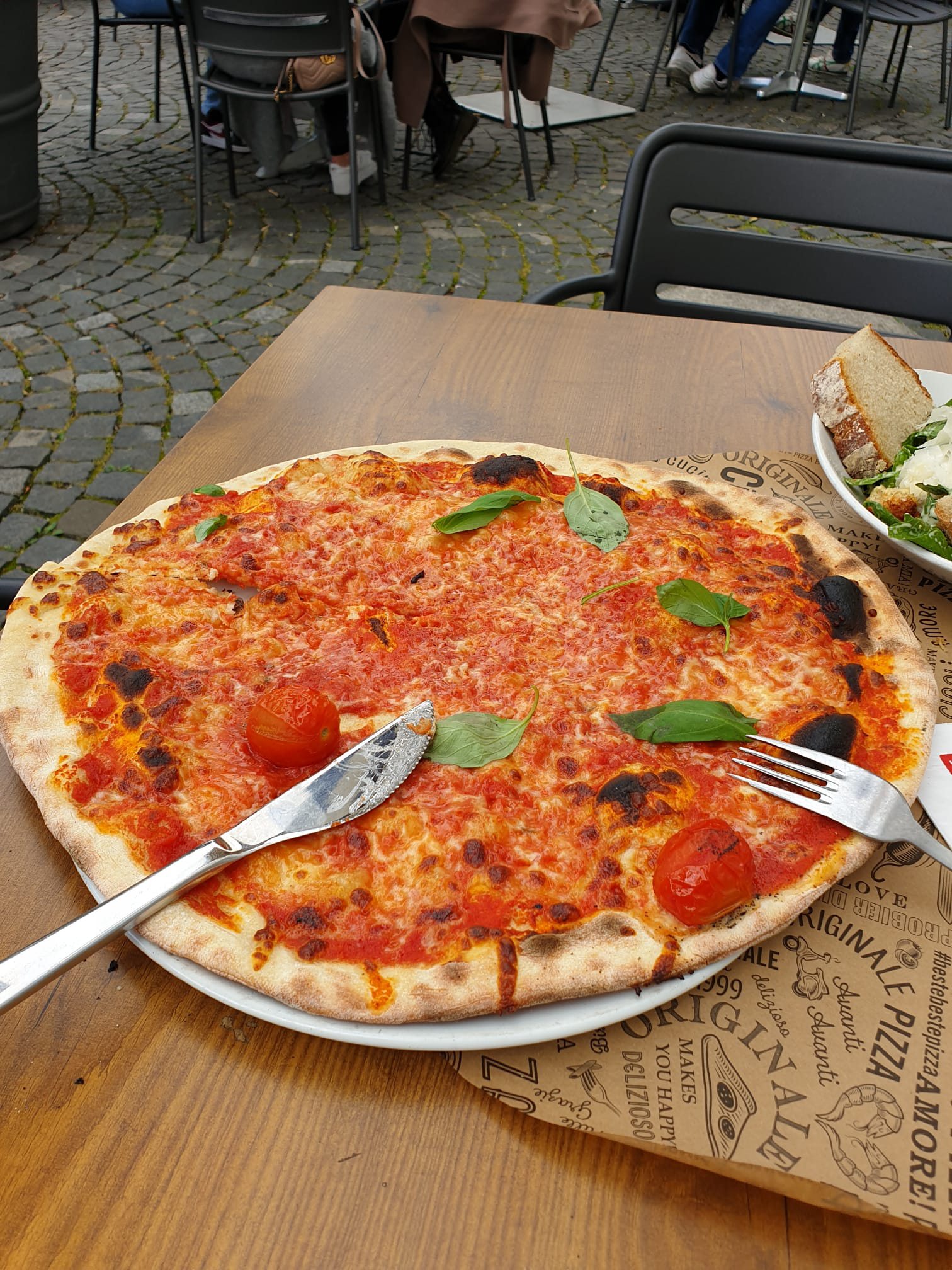 Pizza at L'Osteria